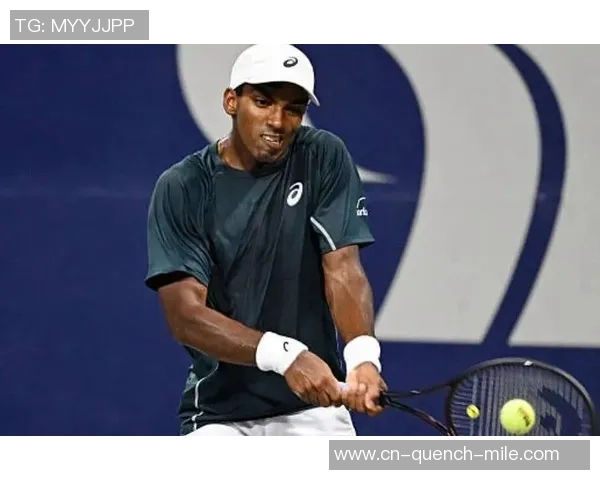 梅总前勋绩教练赛瓦拉参加巴萨瓦雷迪团队